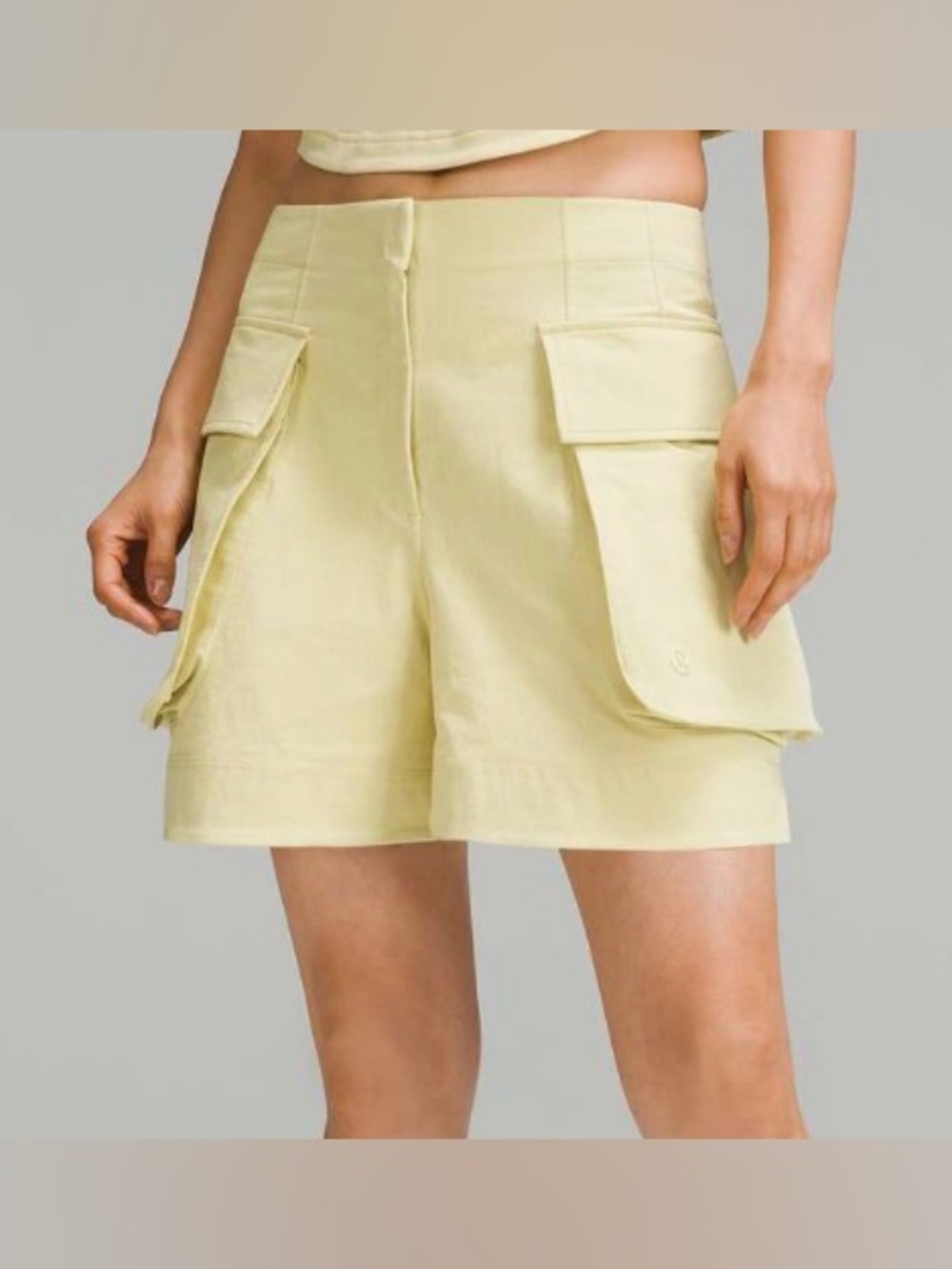 NWOT NEW Lululemon Relaxed-Fit Super-High-Rise Cargo Short 4" Finch Yellow